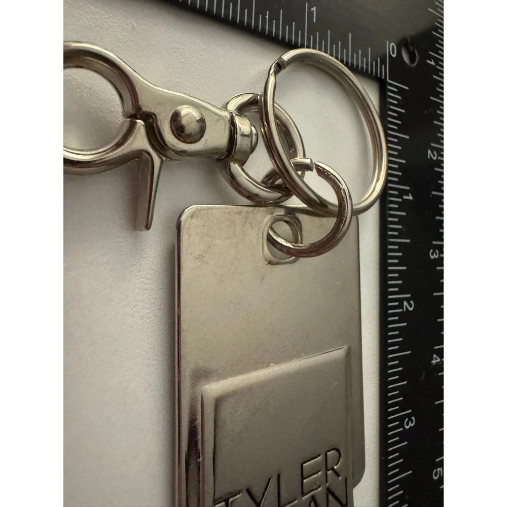 Tyler Rodan Metal Keychain Key Ring Bag Charm Accessory‎ Silver Tone